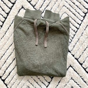 32 Degrees Men's Green Sweatshirt